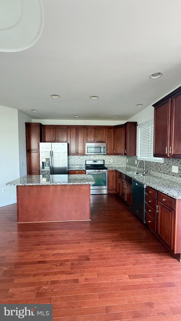 43196 Whelplehill Ter Property Photo 12