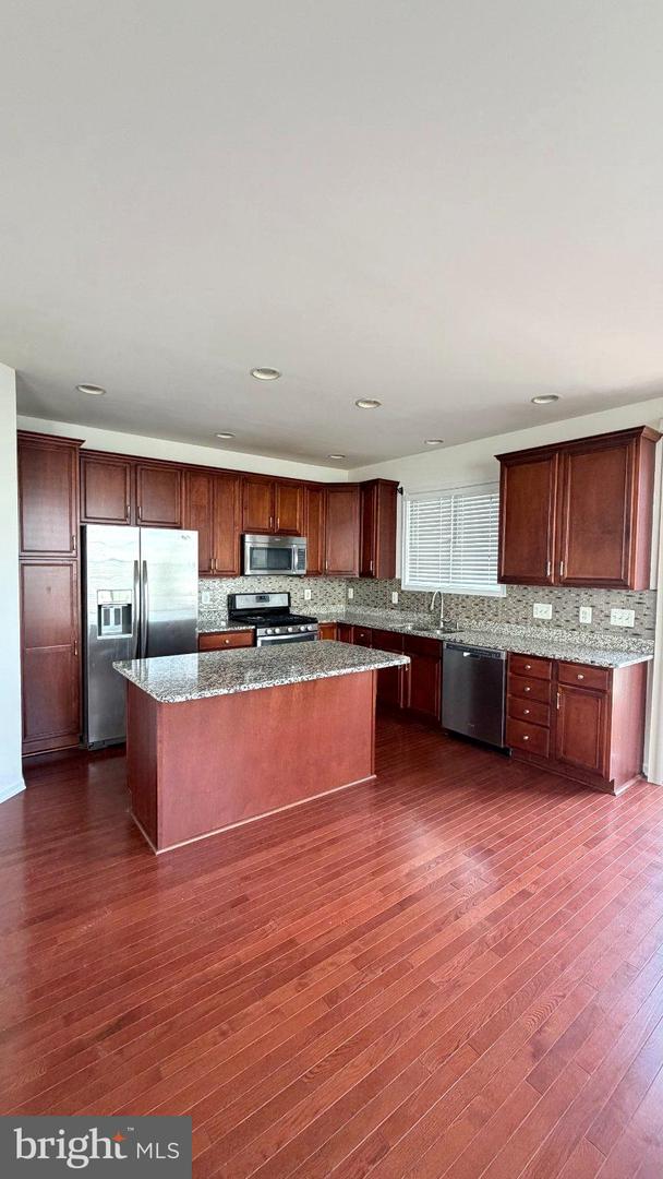 43196 Whelplehill Ter Property Photo 13