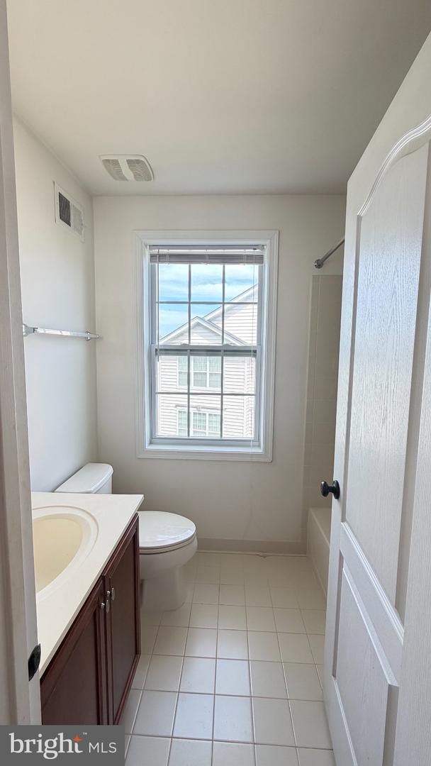 43196 Whelplehill Ter Property Photo 32