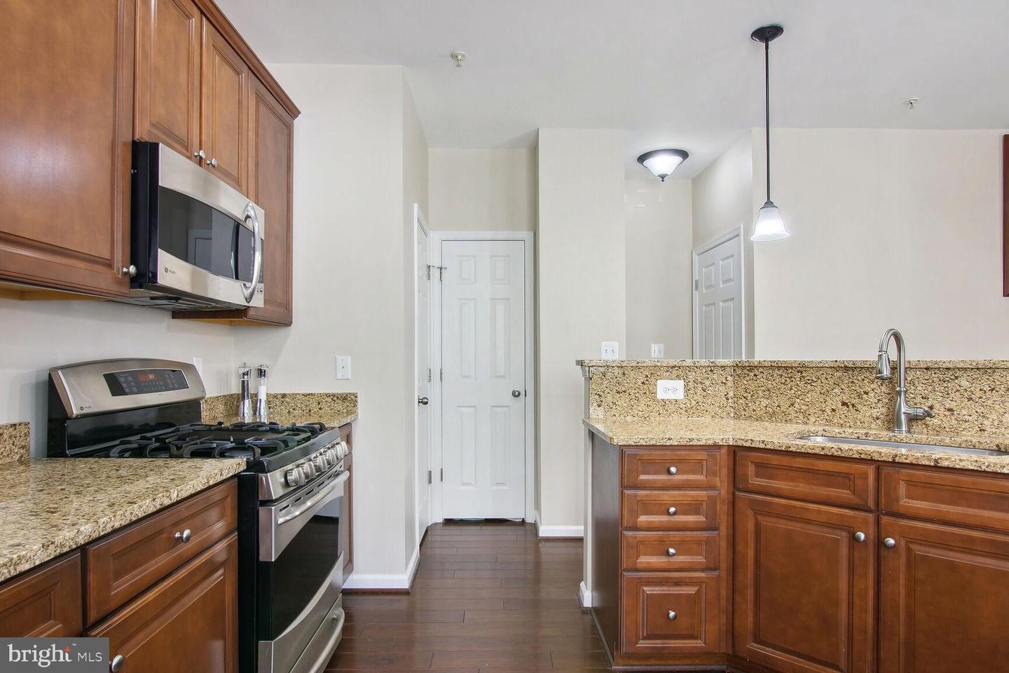 24650 Caribou Sq Property Photo 10