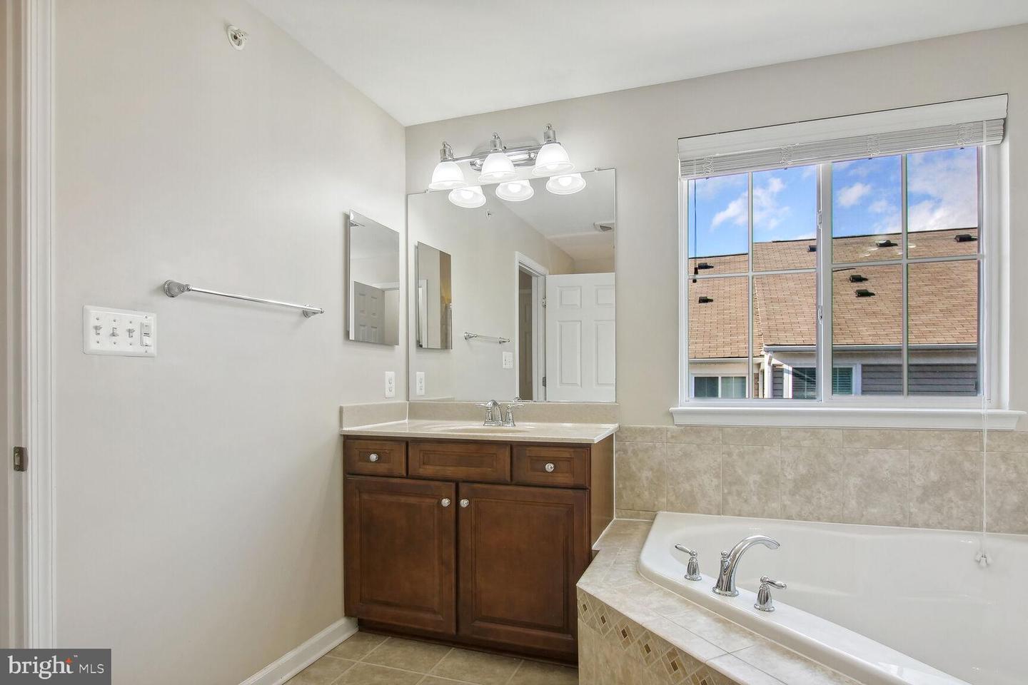 24650 Caribou Sq Property Photo 17