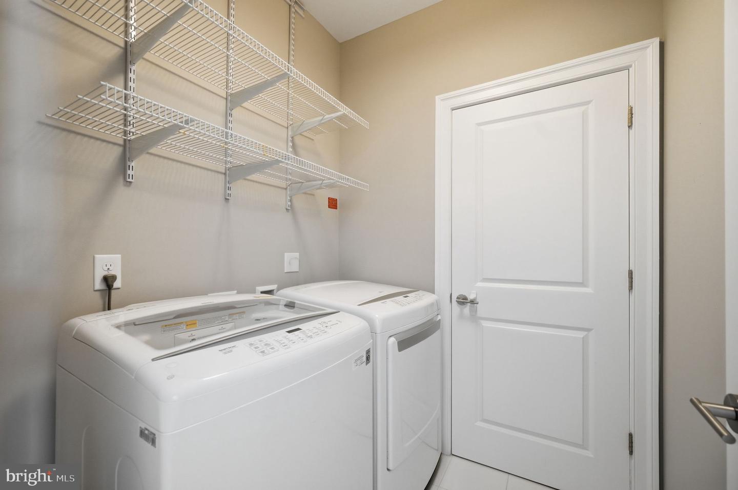 43565 Michigan Sq Property Photo 29