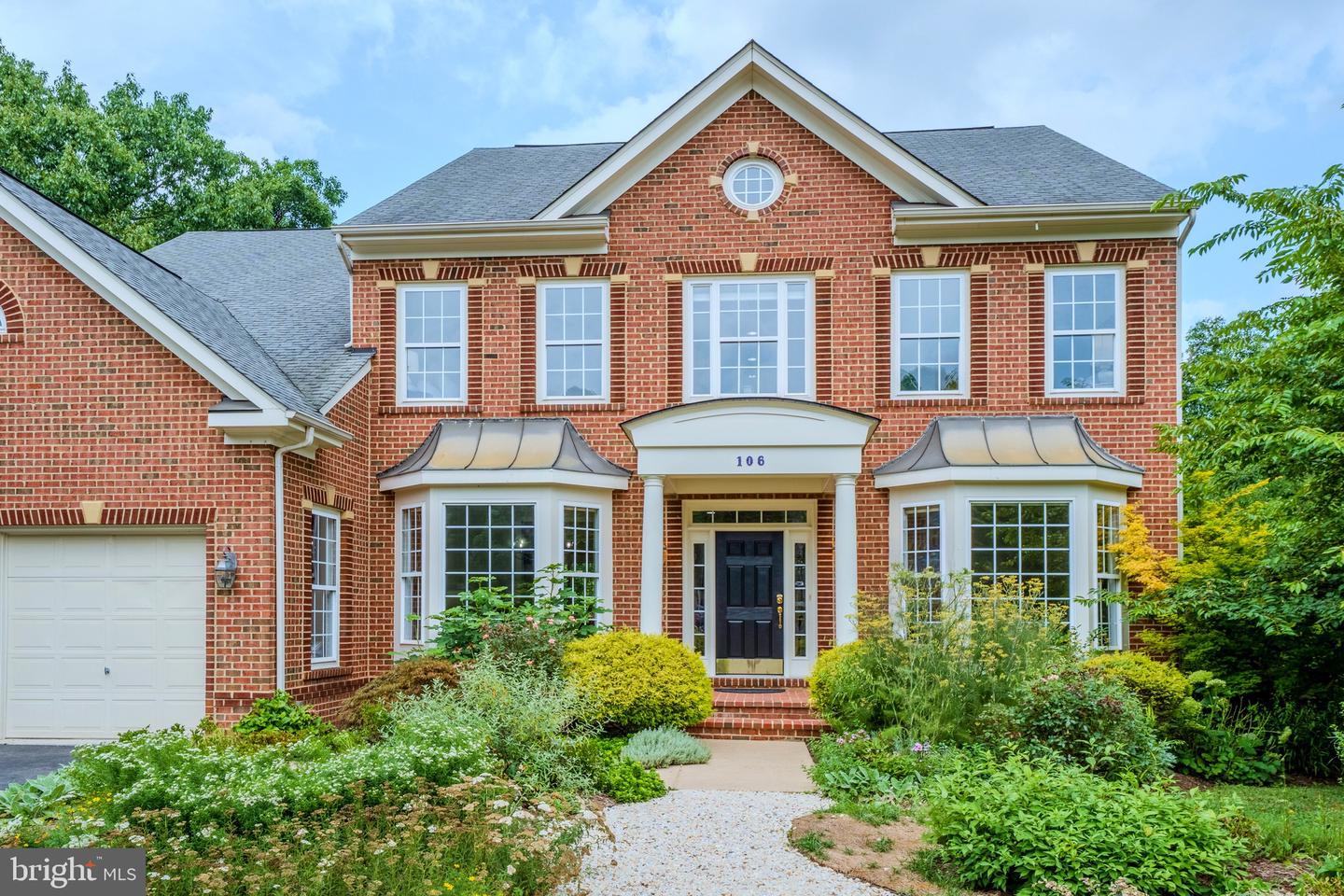 106 Calvary Ct Se Property Photo 2