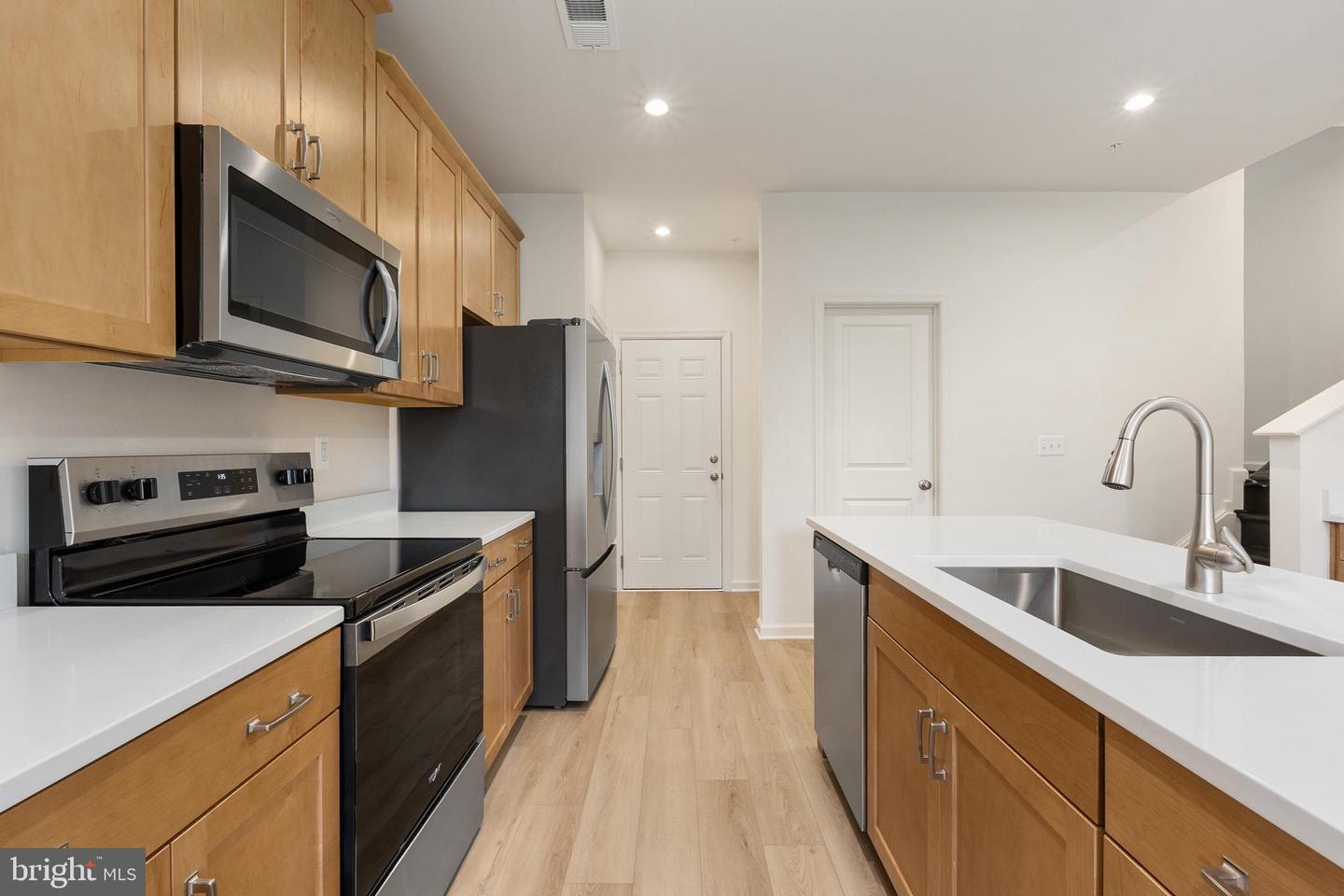 20878 Murry Falls Terrace Property Photo 13
