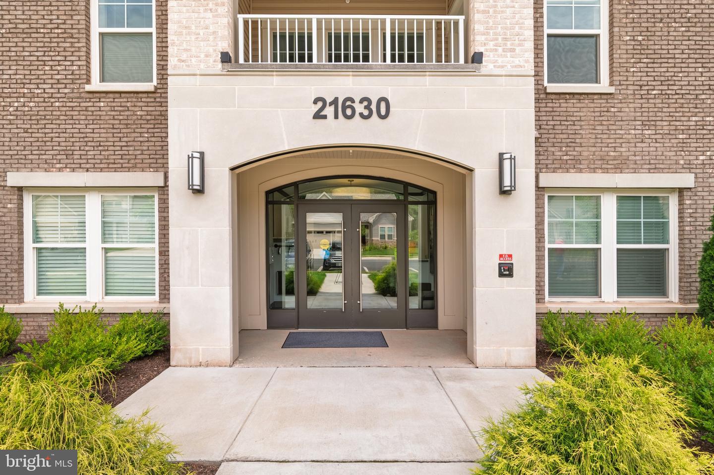 21630 Hawksbill High Cir #405 Property Photo 4