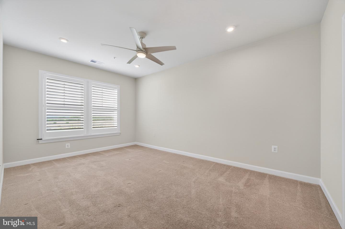 21630 Hawksbill High Cir #405 Property Photo 18
