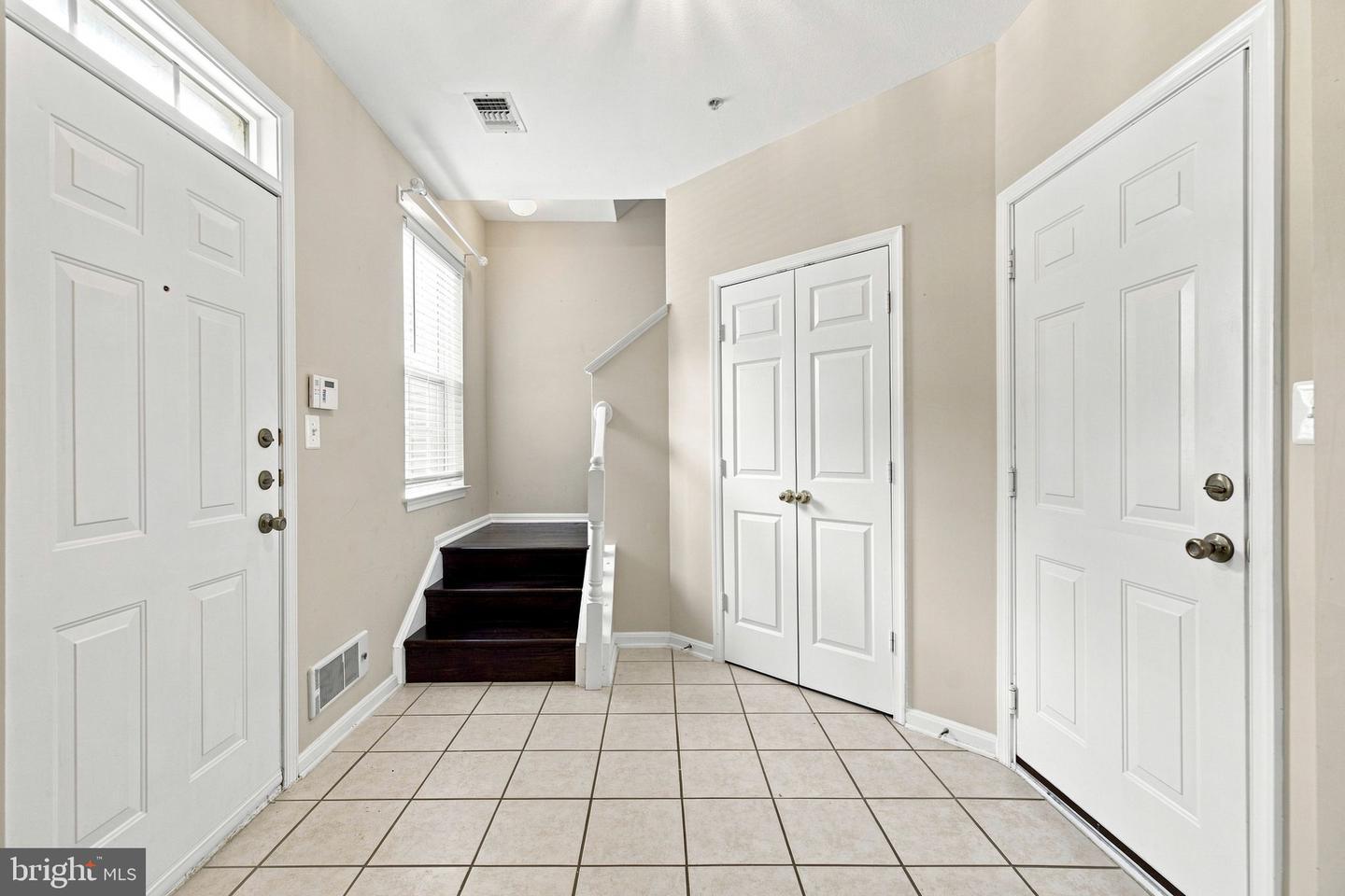 21790 Dragons Green Sq Property Photo 4