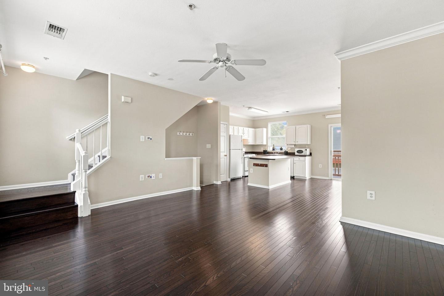 21790 Dragons Green Sq Property Photo 10