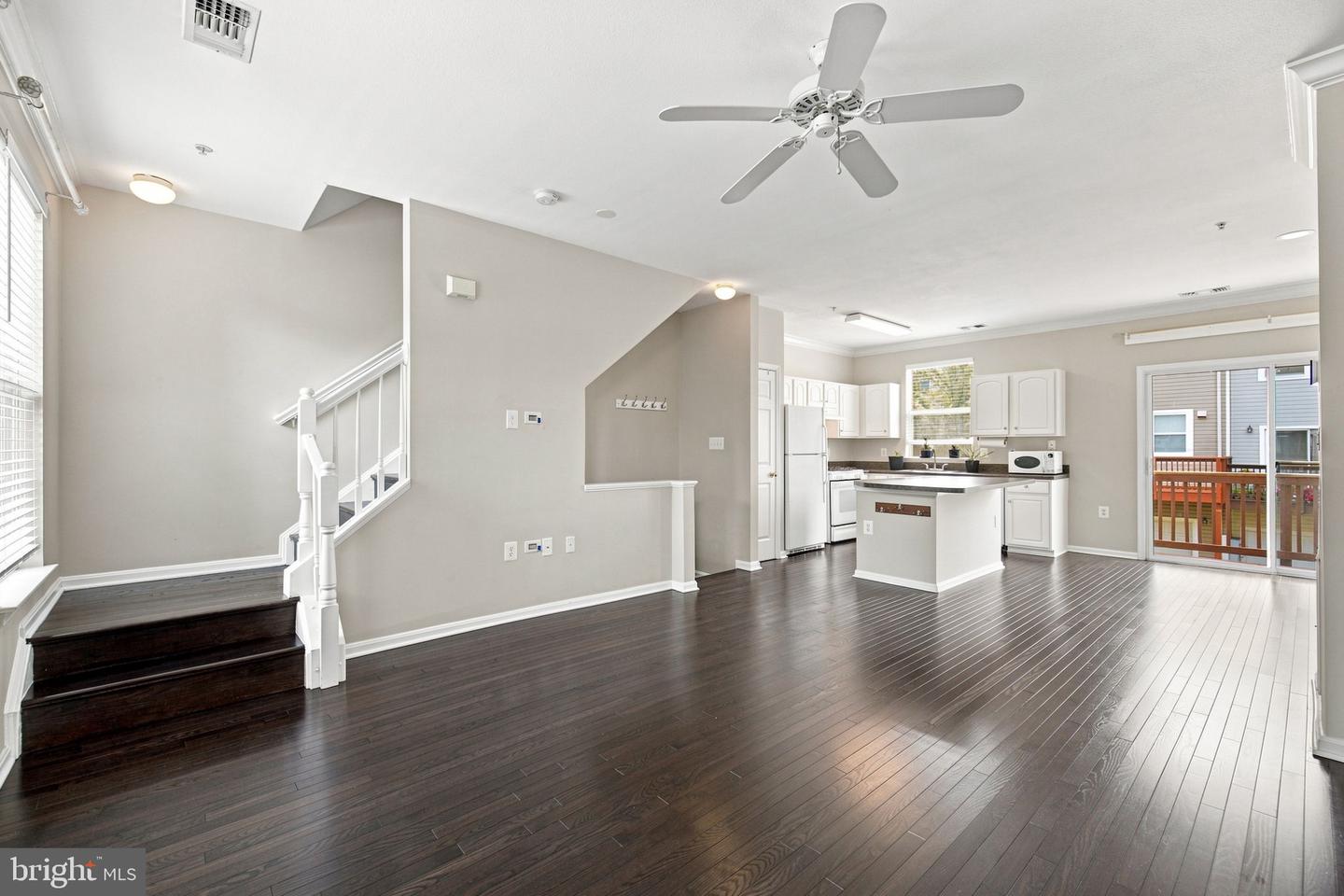 21790 Dragons Green Sq Property Photo 11