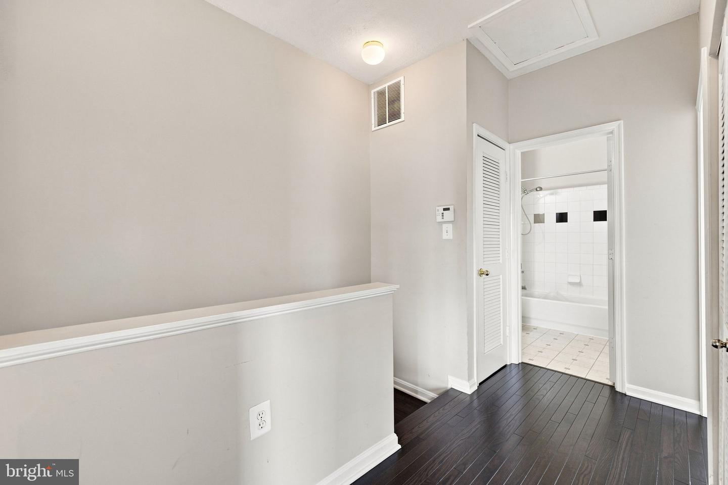 21790 Dragons Green Sq Property Photo 22