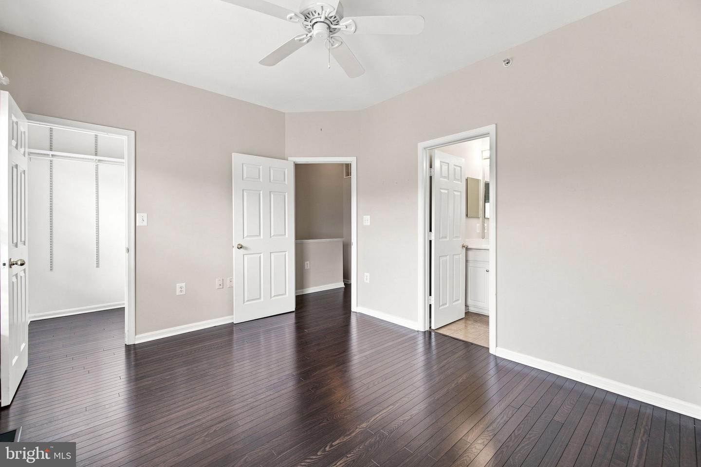 21790 Dragons Green Sq Property Photo 25