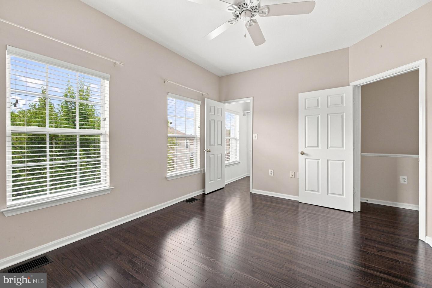 21790 Dragons Green Sq Property Photo 26
