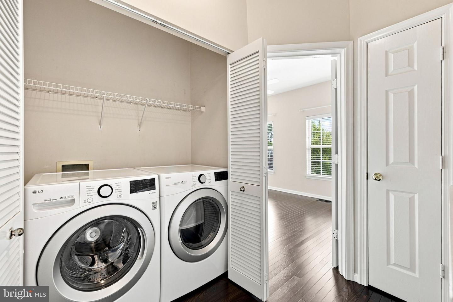 21790 Dragons Green Sq Property Photo 34