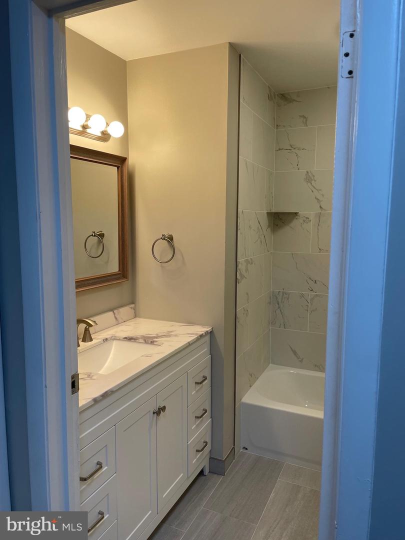 216 Maple St #214 Property Photo 15