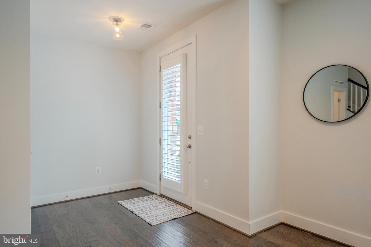 44714 Ellsworth Ter Property Photo 11