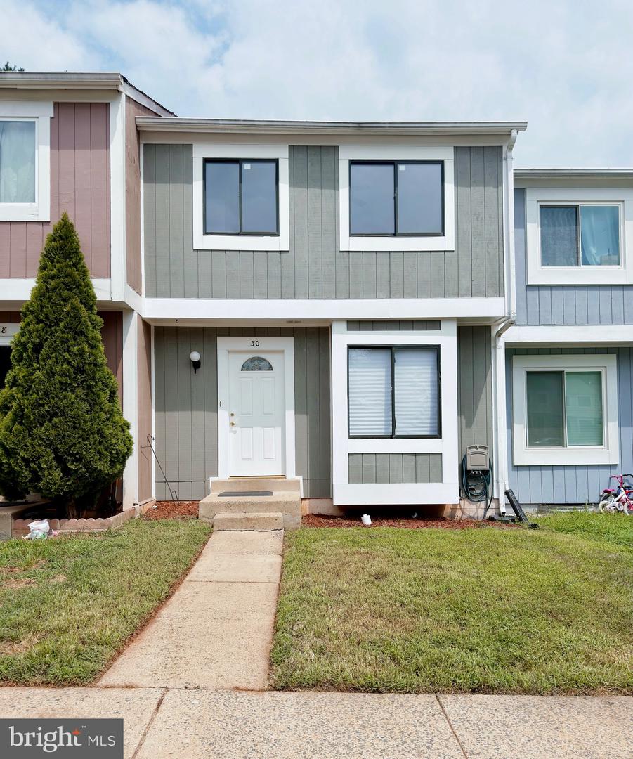 30 SUGARLAND SQUARE CT Property Photo 1