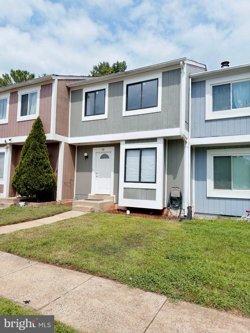 30 Sugarland Square Ct Property Photo 2