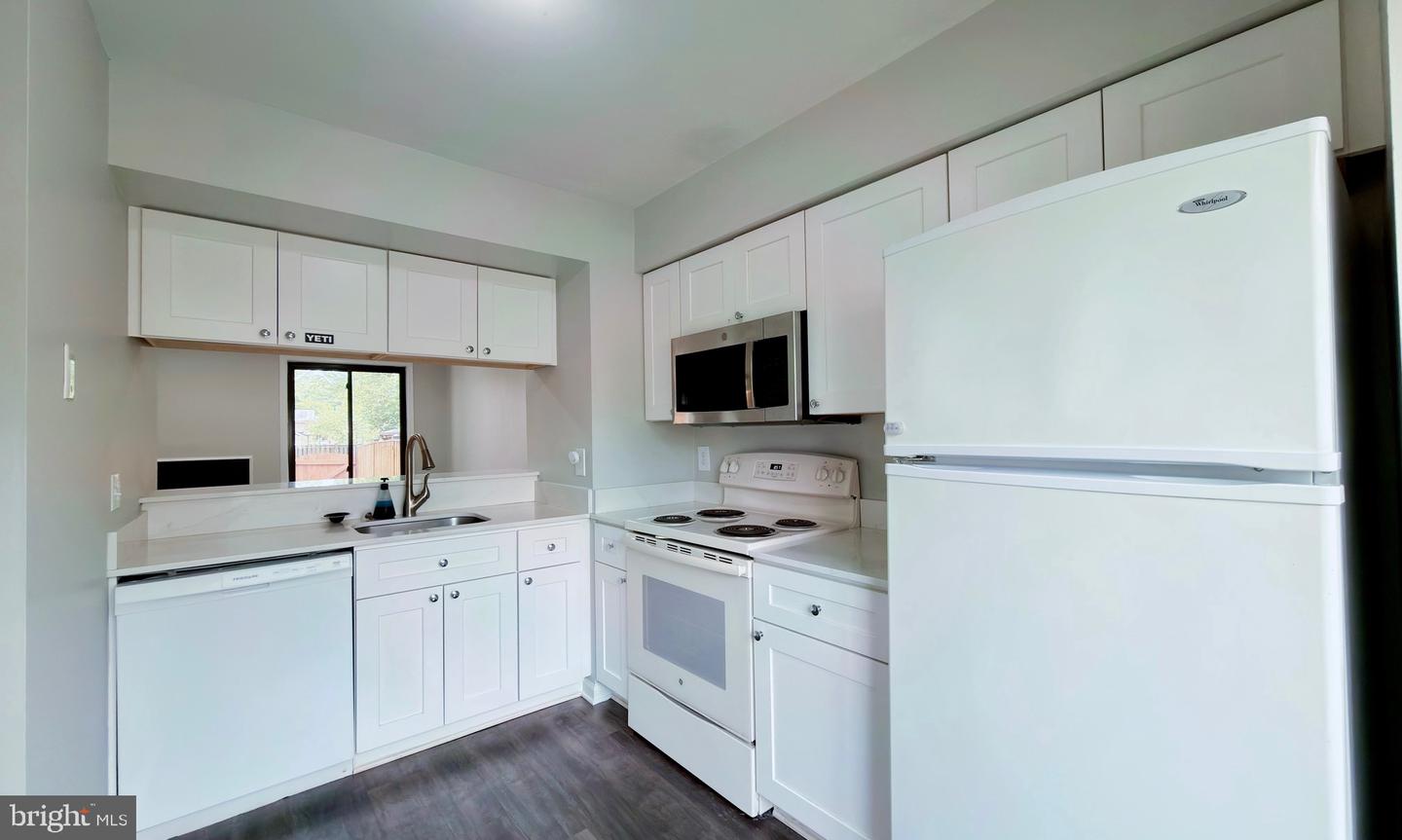 30 Sugarland Square Ct Property Photo 3