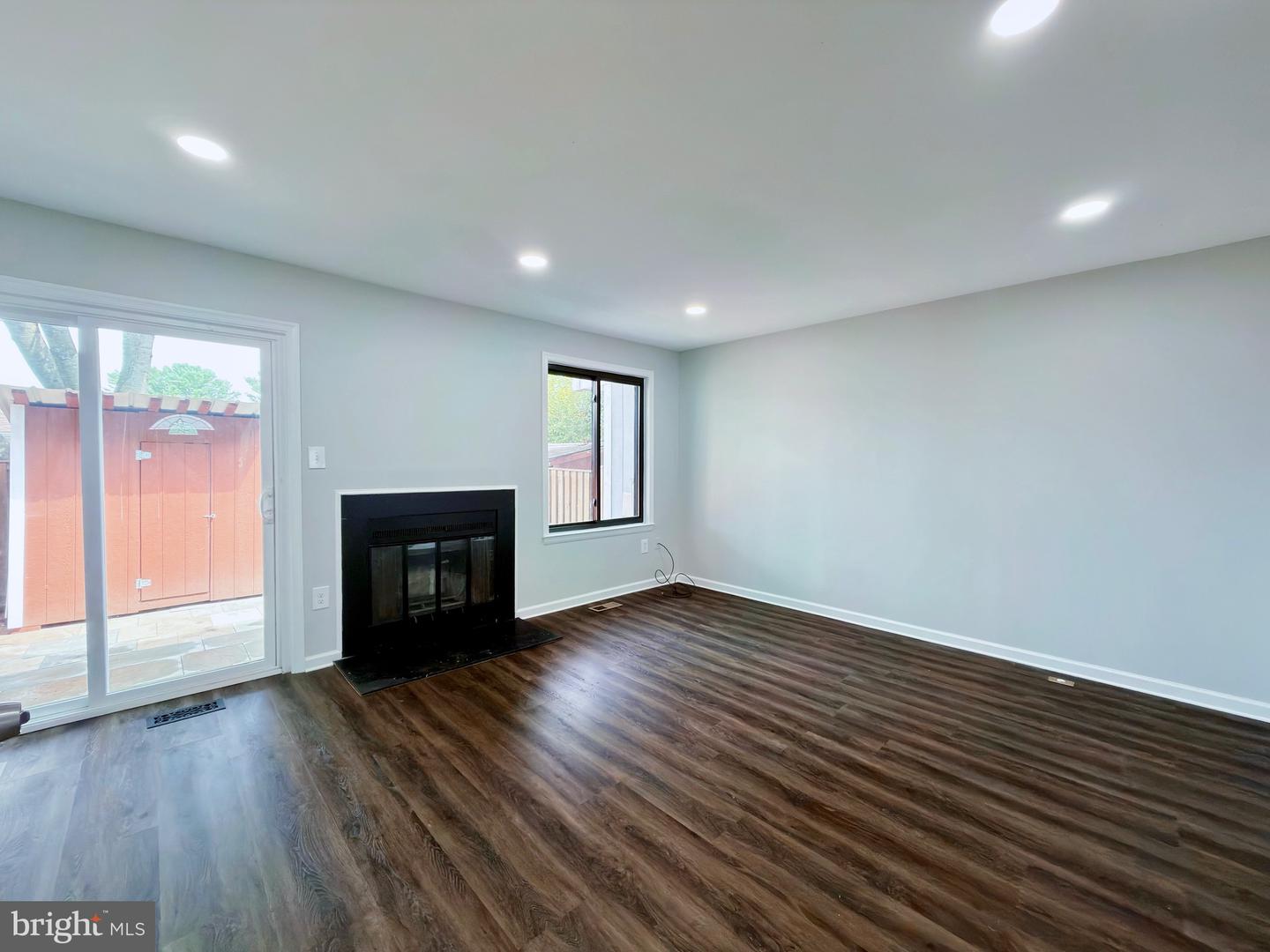 30 Sugarland Square Ct Property Photo 6