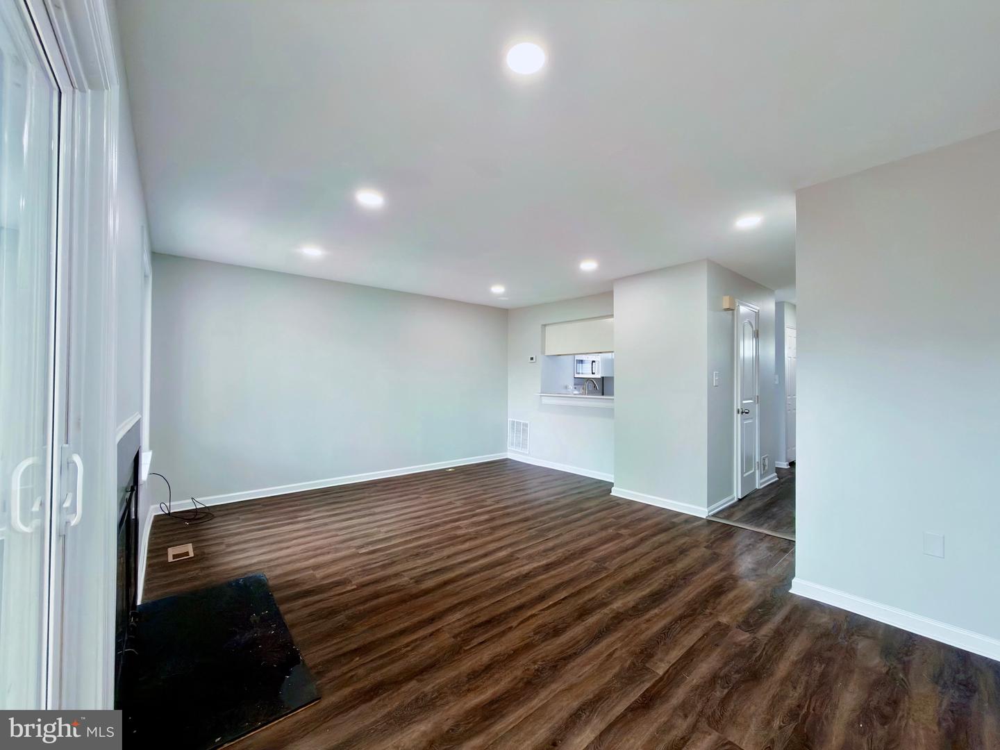 30 Sugarland Square Ct Property Photo 8