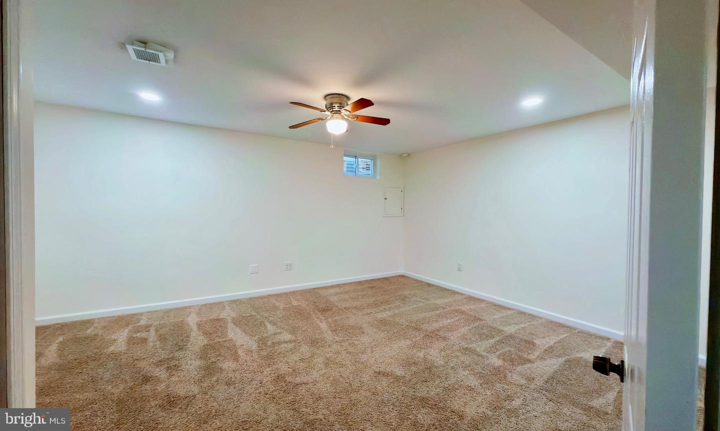 30 Sugarland Square Ct Property Photo 25