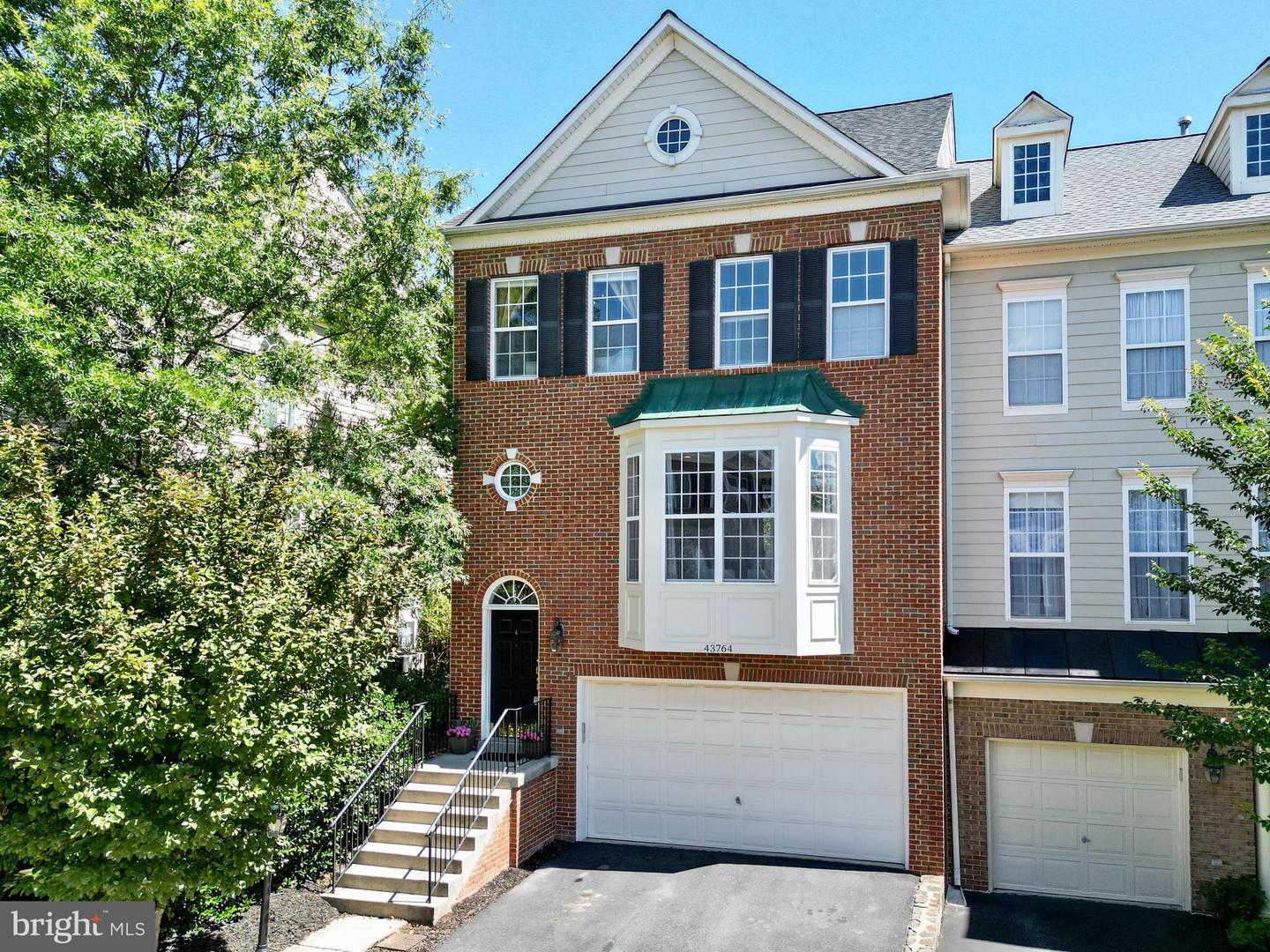 43764 Lees Mill Sq Property Photo 1
