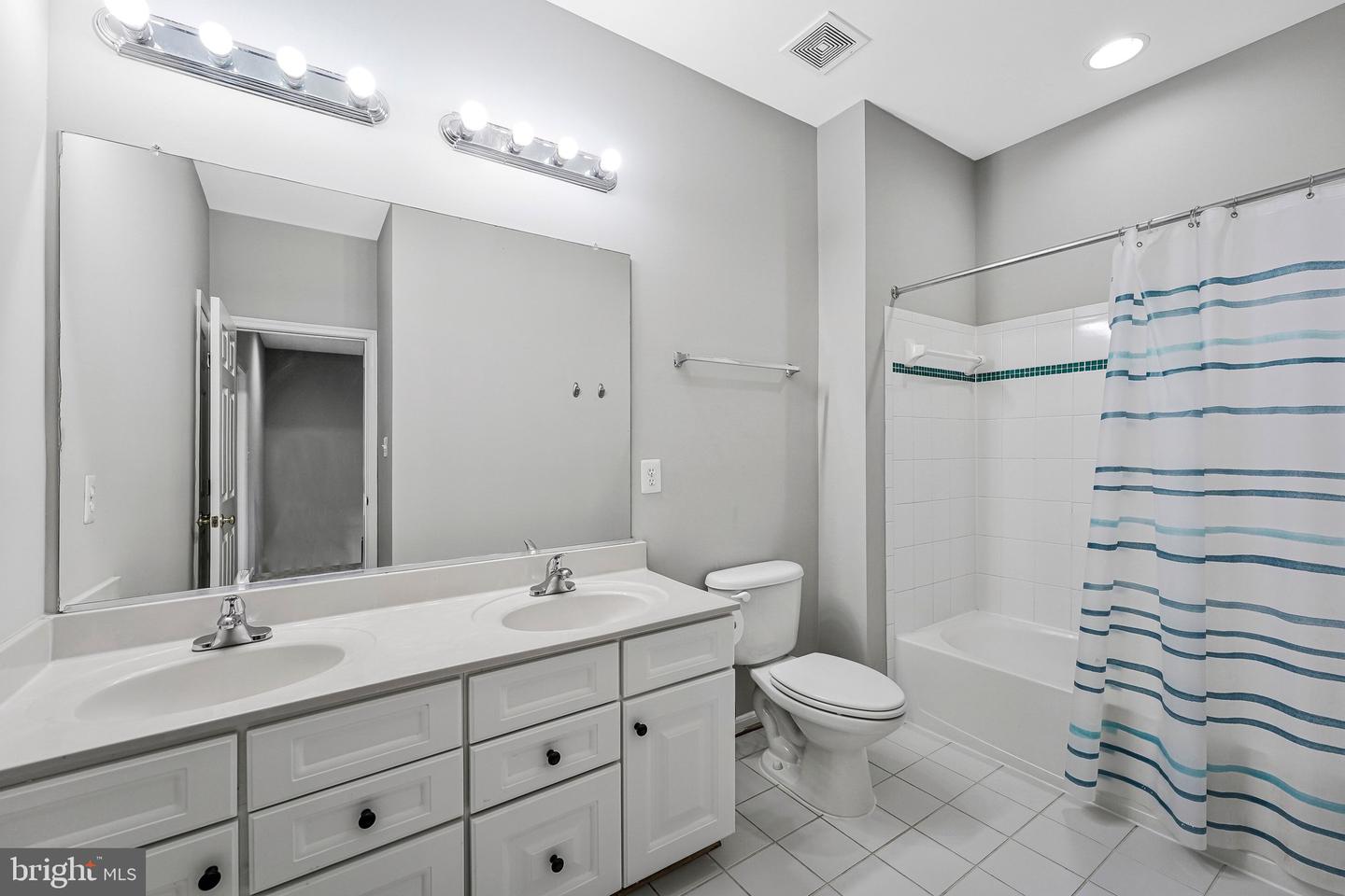 22247 Waterberry Ter Property Photo 26
