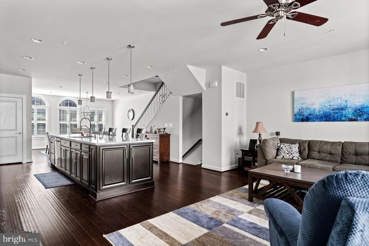 43386 Whitehead Ter Property Photo 10