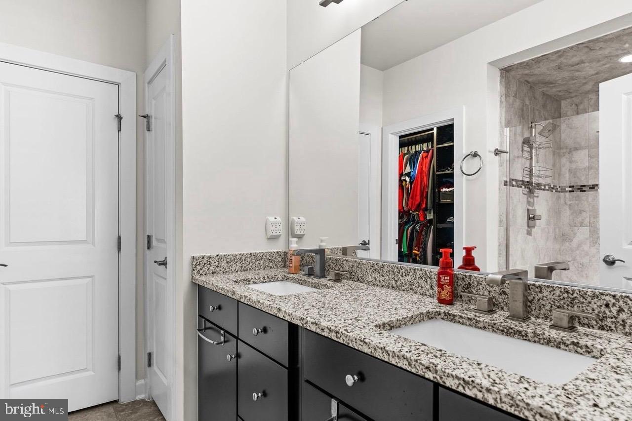 43386 Whitehead Ter Property Photo 24