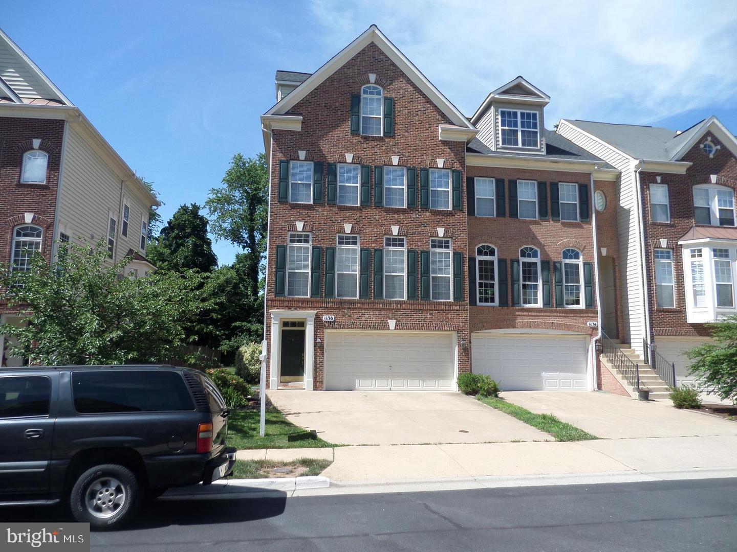 1136 Keokuk Ter Ne Property Photo 1