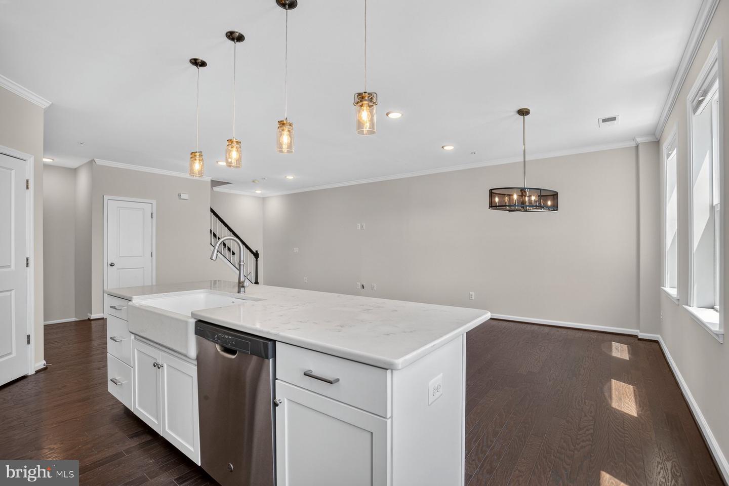 24498 Amherst Forest Ter Property Photo 10