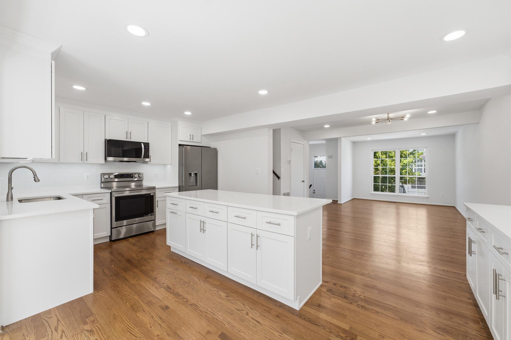 46757 Hobblebush Ter Property Photo 3
