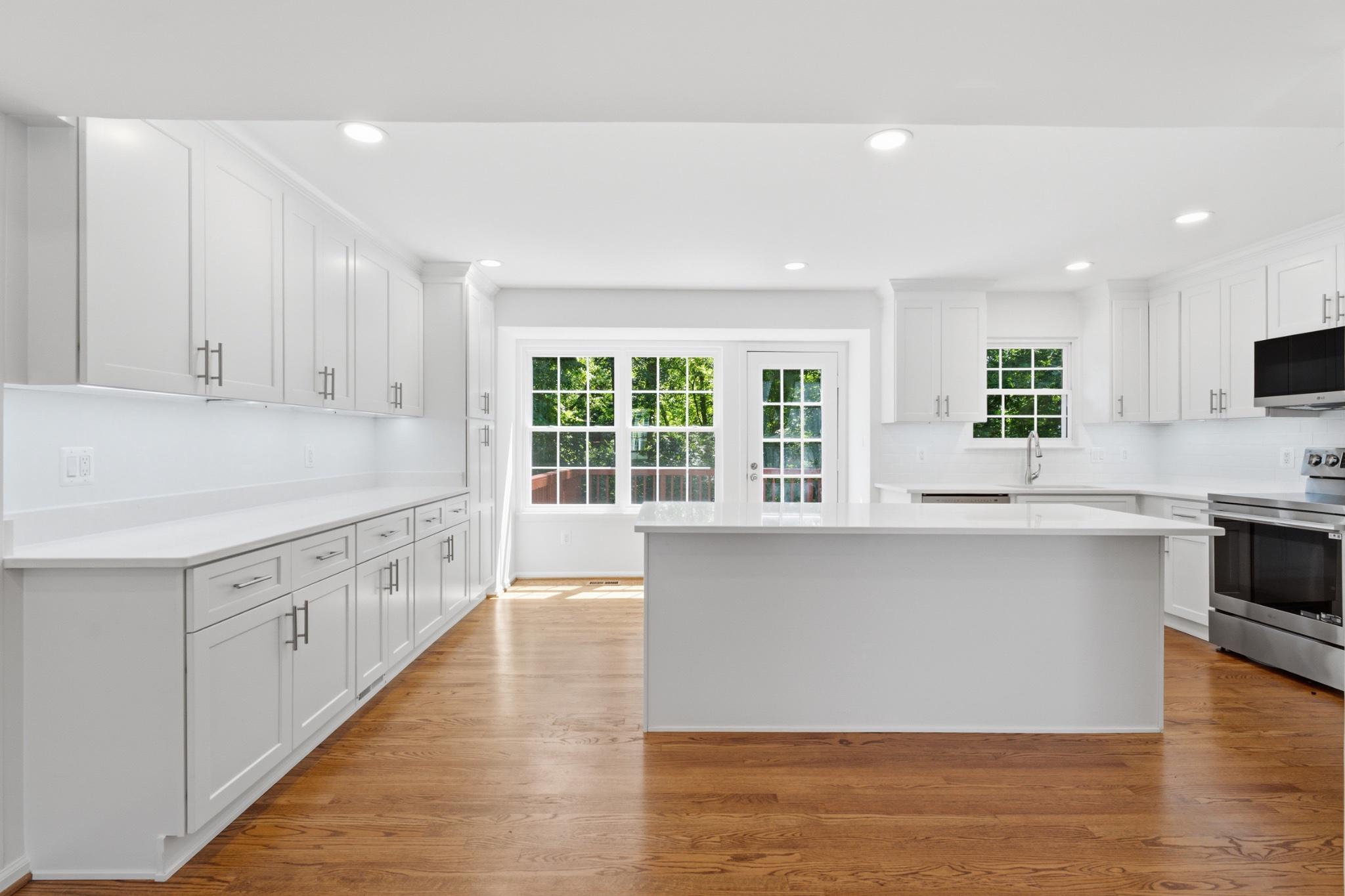 46757 Hobblebush Ter Property Photo 8
