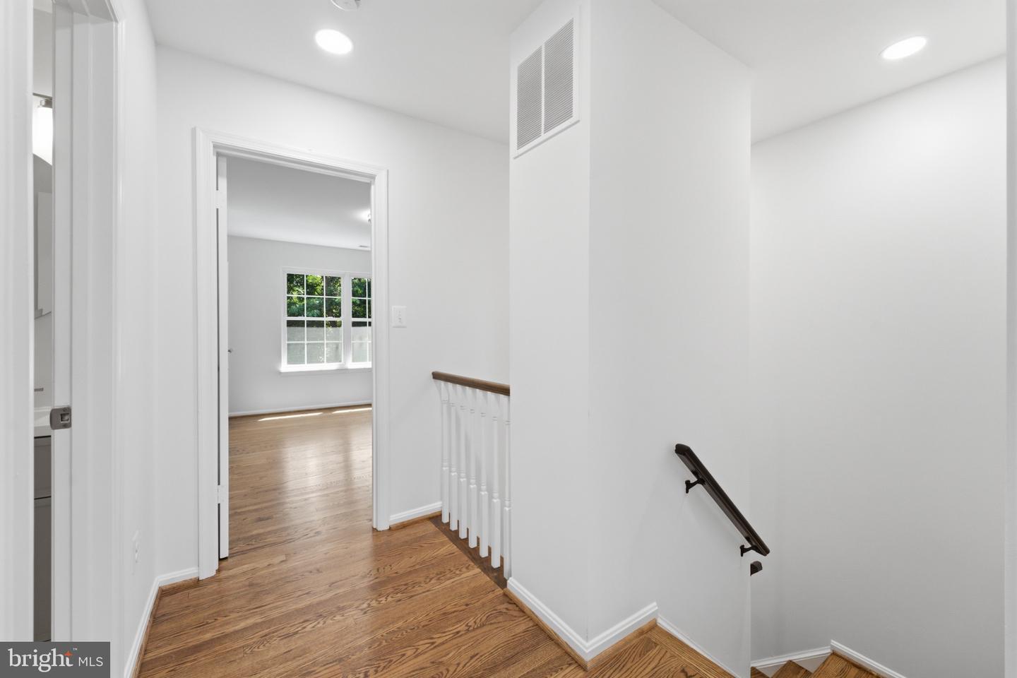46757 Hobblebush Ter Property Photo 17