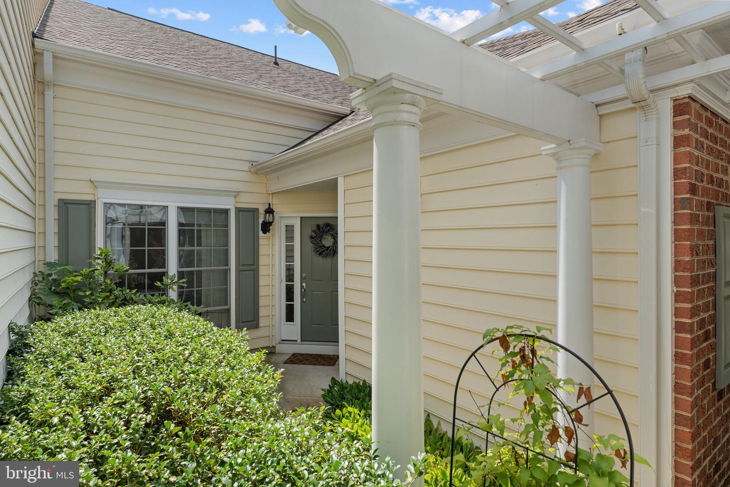 44397 Oakmont Manor Sq Property Photo 1