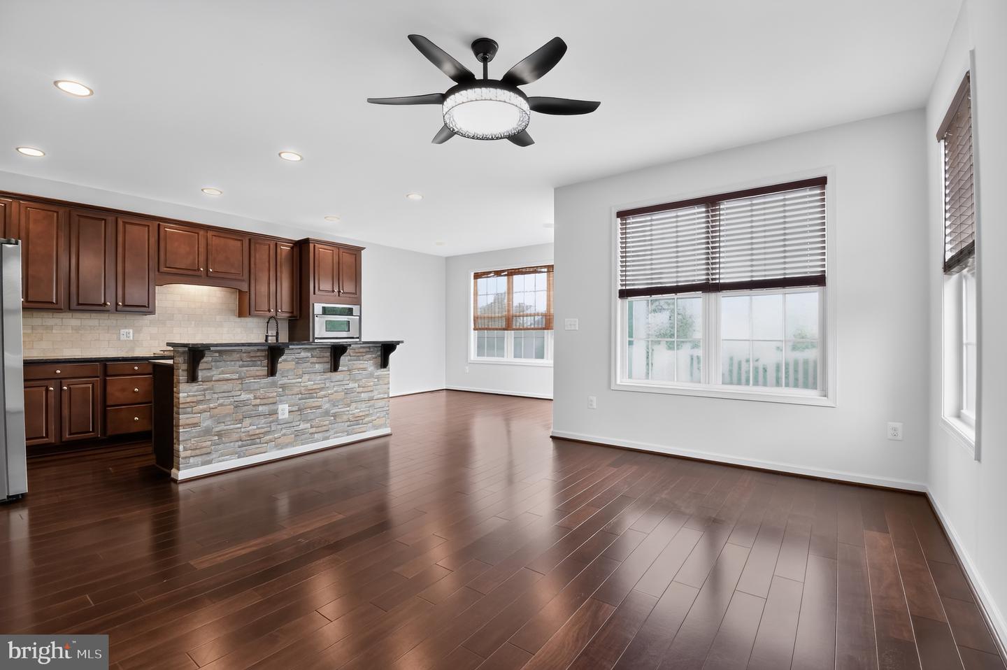 25099 Prairie Fire Sq Property Photo 12