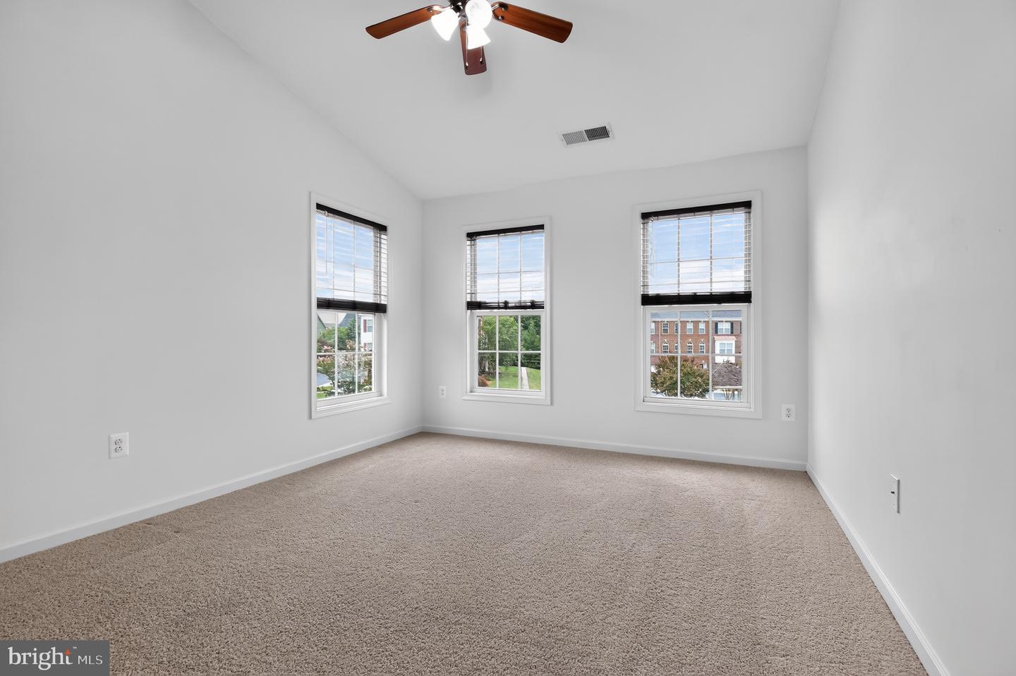 25099 Prairie Fire Sq Property Photo 30