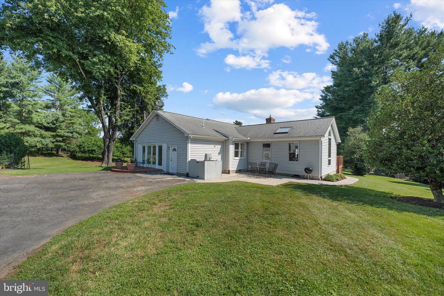 39475 Tollhouse Rd Property Photo 2