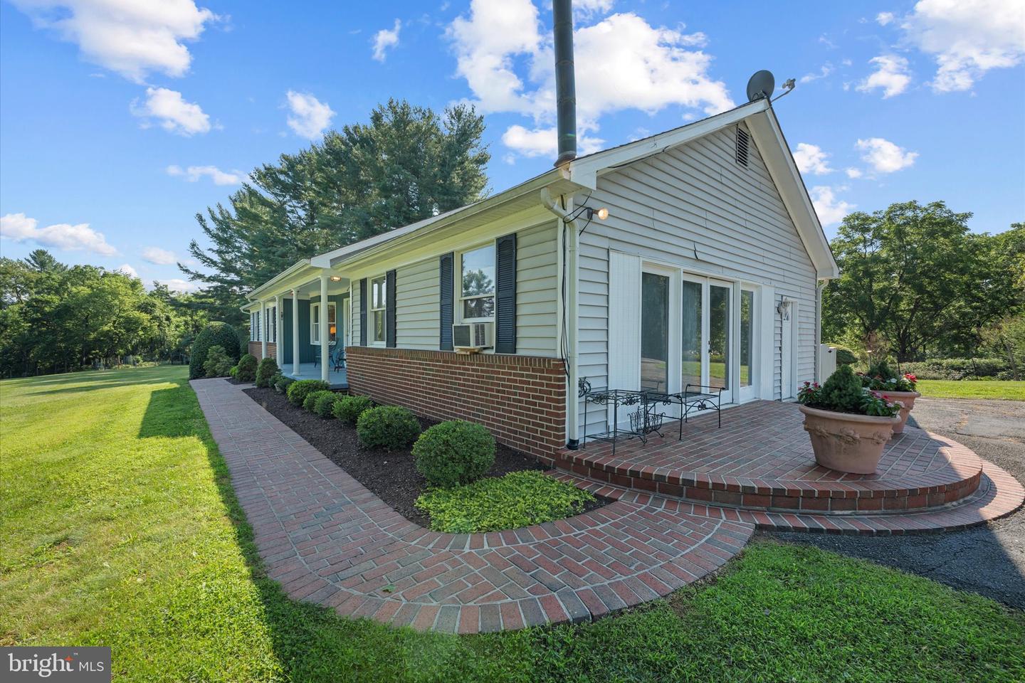 39475 Tollhouse Rd Property Photo 6