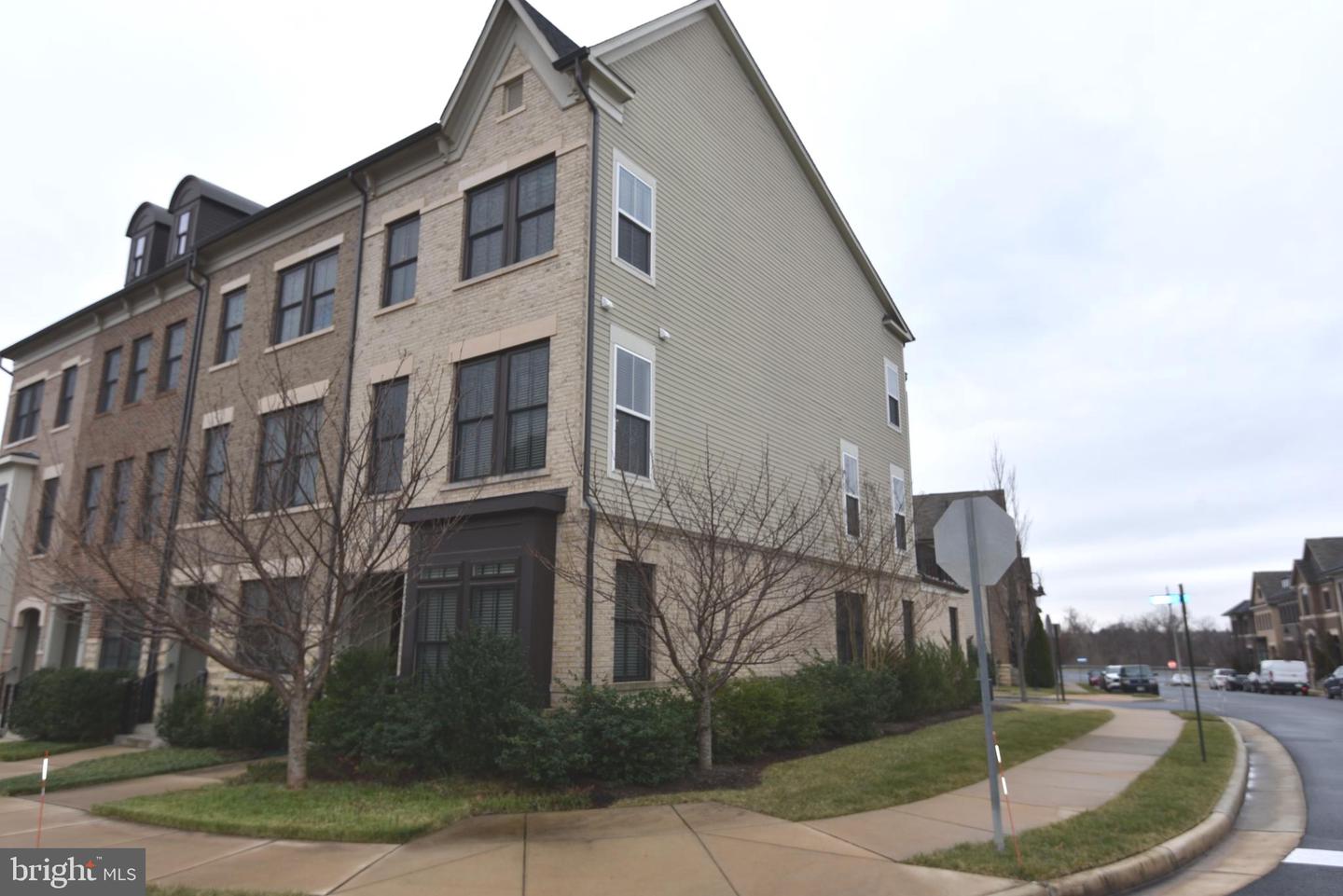 20425 Codman Dr Property Photo 1