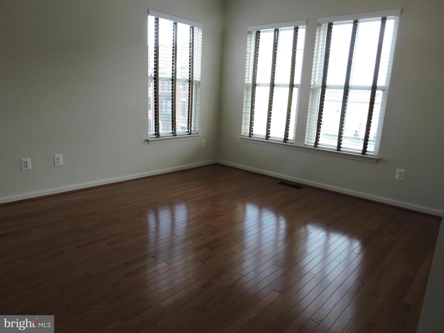 20425 Codman Dr Property Photo 11