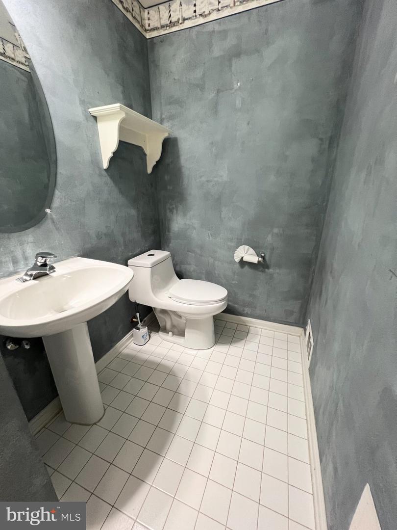 22464 Maison Carree Sq Property Photo 8