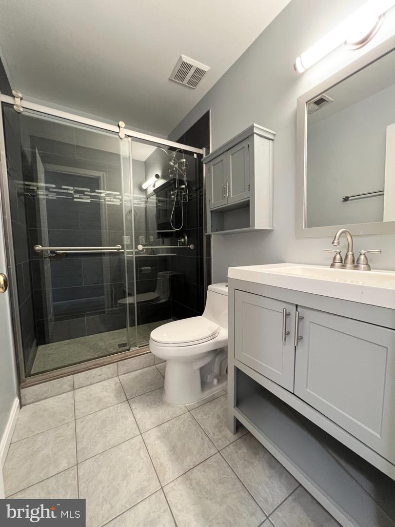 22464 Maison Carree Sq Property Photo 16