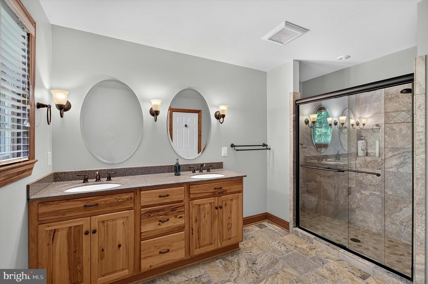 13471 Sagle Rd Property Photo 25