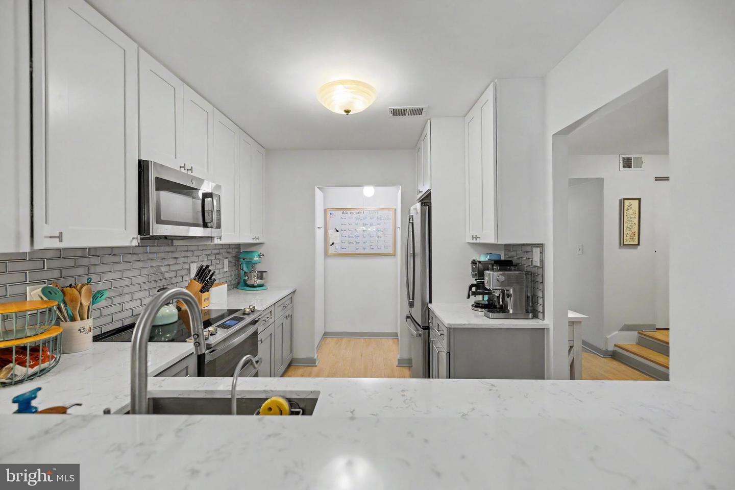 1054-a Warwick Ct Property Photo 14