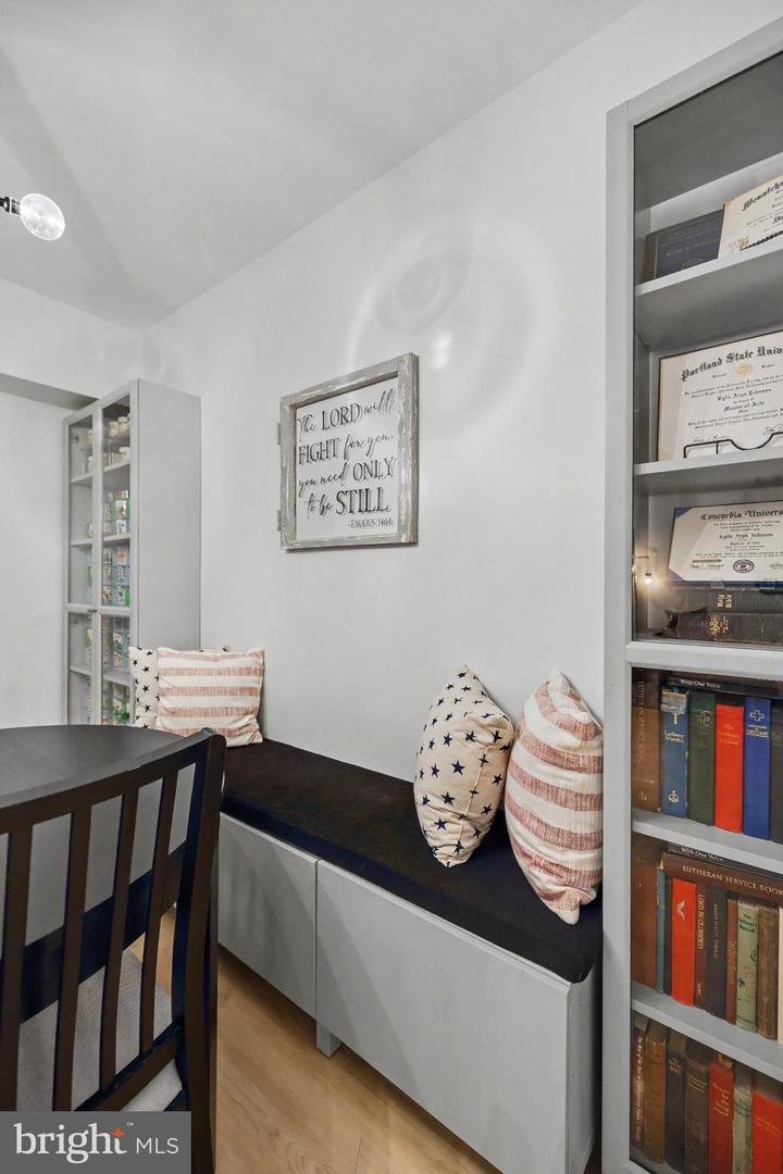 1054-a Warwick Ct Property Photo 18