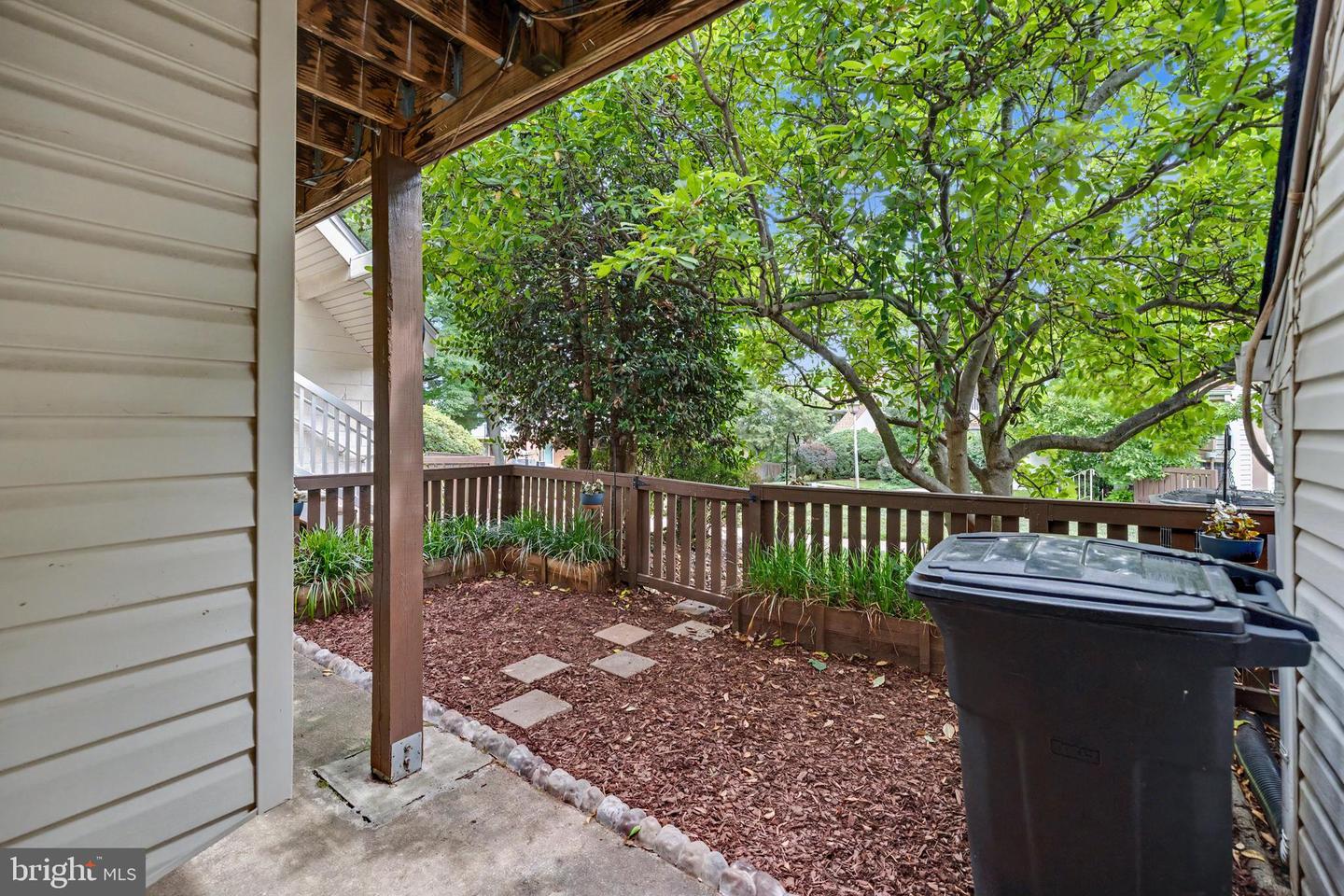 1054-a Warwick Ct Property Photo 34