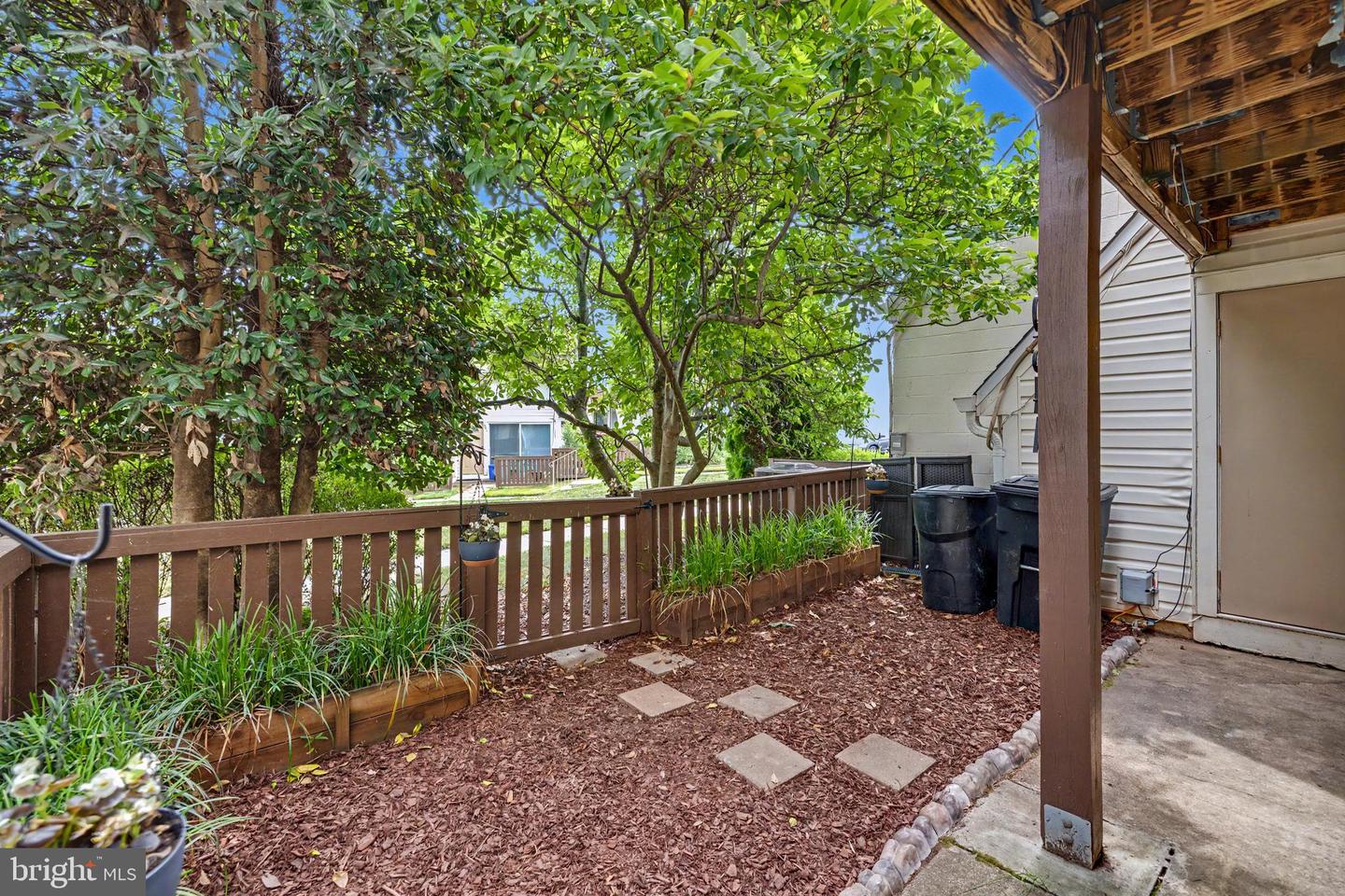 1054-a Warwick Ct Property Photo 37