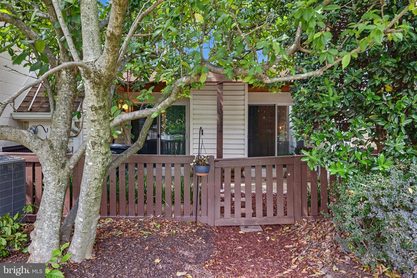 1054-a Warwick Ct Property Photo 38