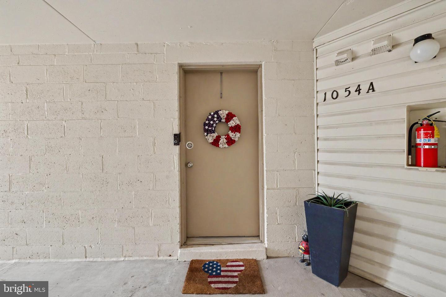 1054-a Warwick Ct Property Photo 42